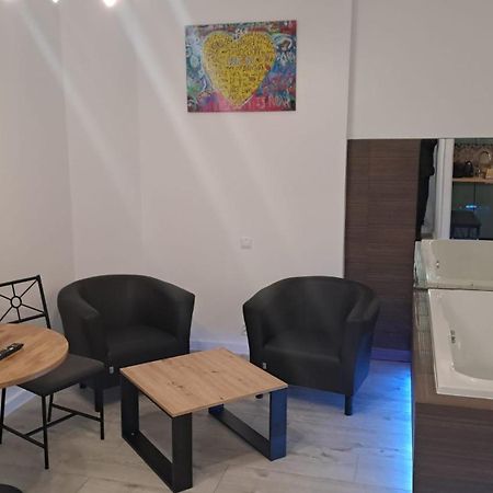 Apartamenty Centrum Z Wanna Dwuosobowa Piotrkow Trybunalski Exterior photo