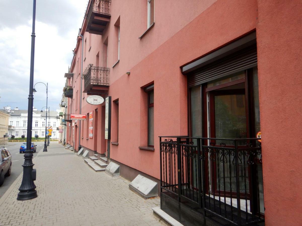 Apartamenty Centrum Z Wanna Dwuosobowa Piotrkow Trybunalski Exterior photo
